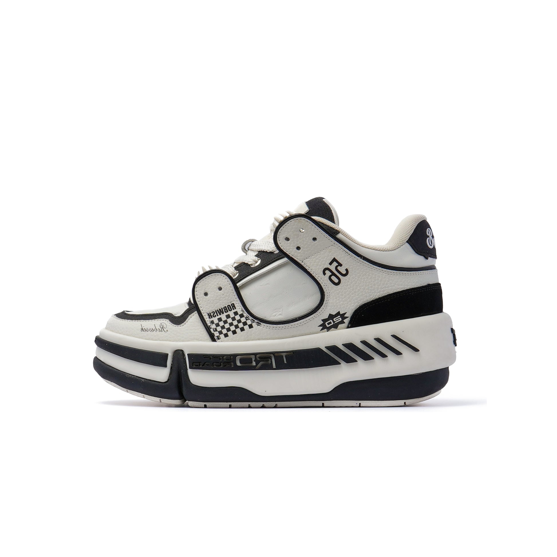 Racing shoes in black