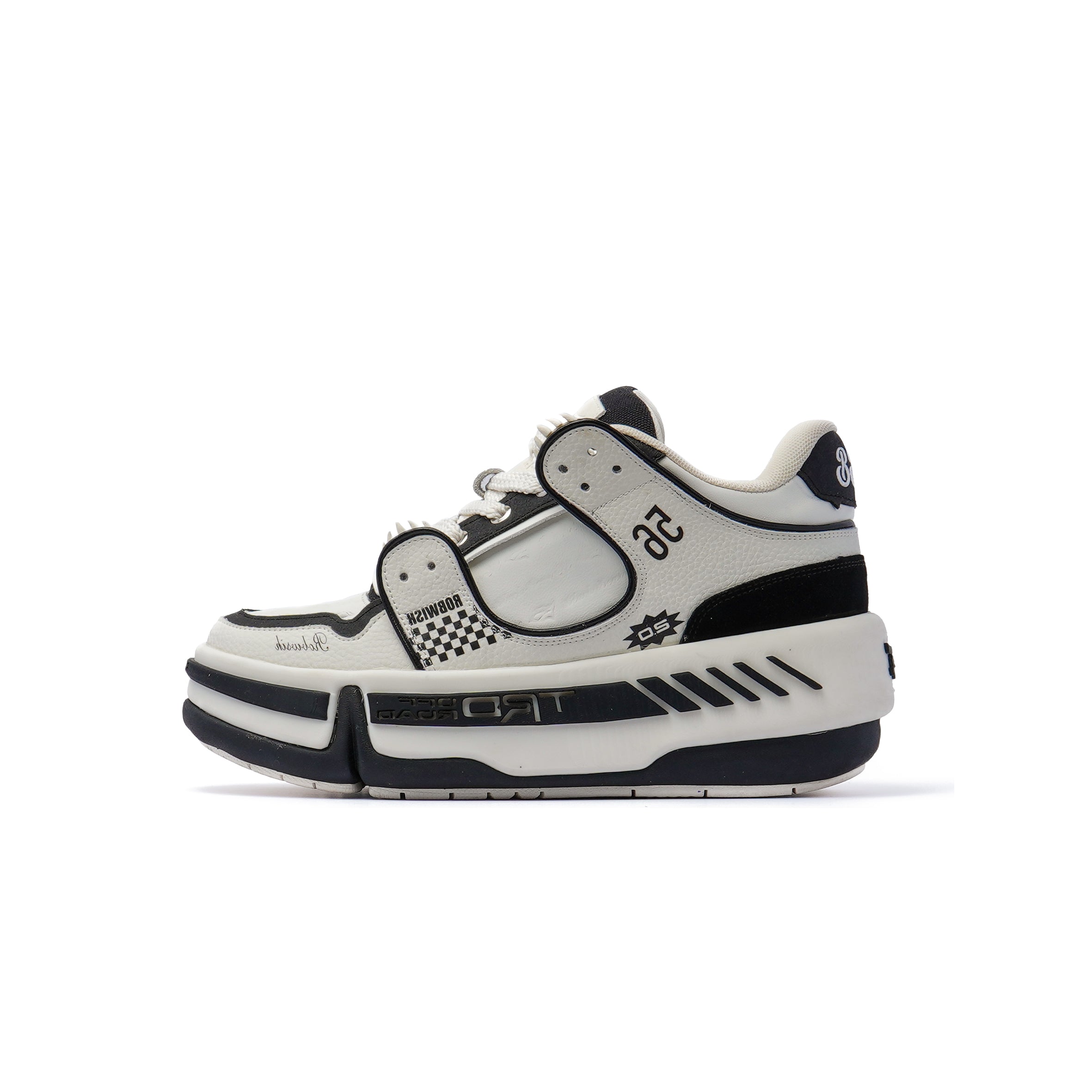 Racing shoes in black